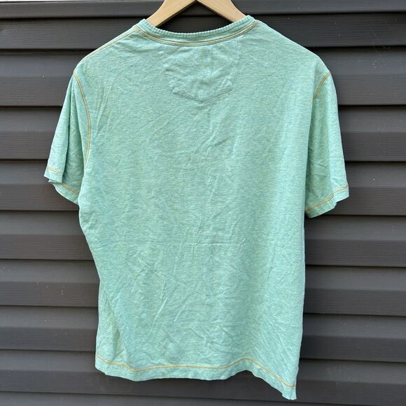 Robert Graham T-Shirt Size Medium Classic Fit V-Neck Green Short Sleeve Men's - Picture 8 of 8